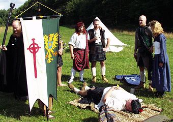 bse Vorzeichen: Henry Mac Stoud opfert sich fr die Tochter des Druiden Cunagnus und befreit seinen Clan dadurch von einer Ehrenschuld, © HMW