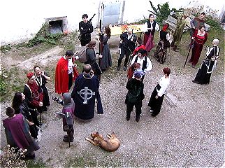Versammlung der Festbesucher im Burghof, © SH