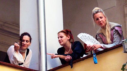 auch an den Balustraden drngen sich die Beobachter, © HMW