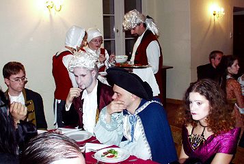 beim Abendessen hat sich die Kche wieder einmal selbst bertroffen, © HMW