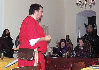 der Sheriff of Nottingham sagt vor Gericht gegen Sir Harold aus, © HMW