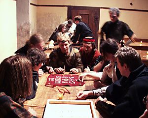 in der Taverne wurde mit Glckspiel viel Geld verloren und gewonnen, © HMW